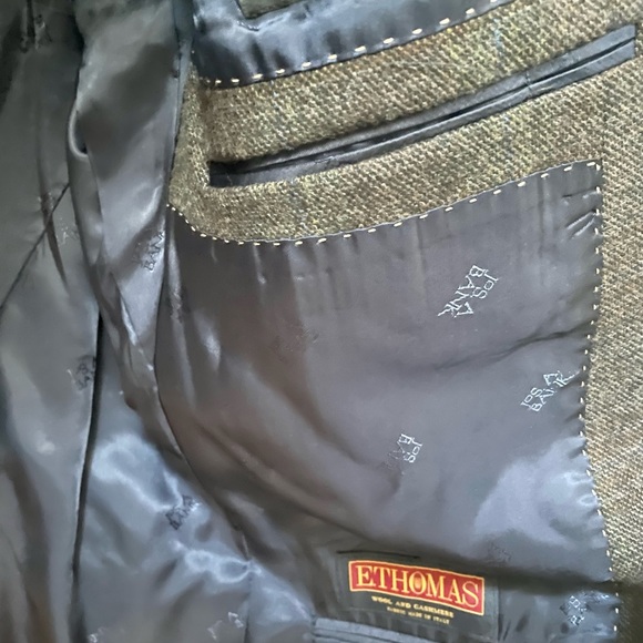 Jos A Bank 42R Sport Coat - Picture 2 of 4